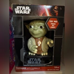 Star Wars Yoda Interactive‎ Figure gumball dispenser, Disney